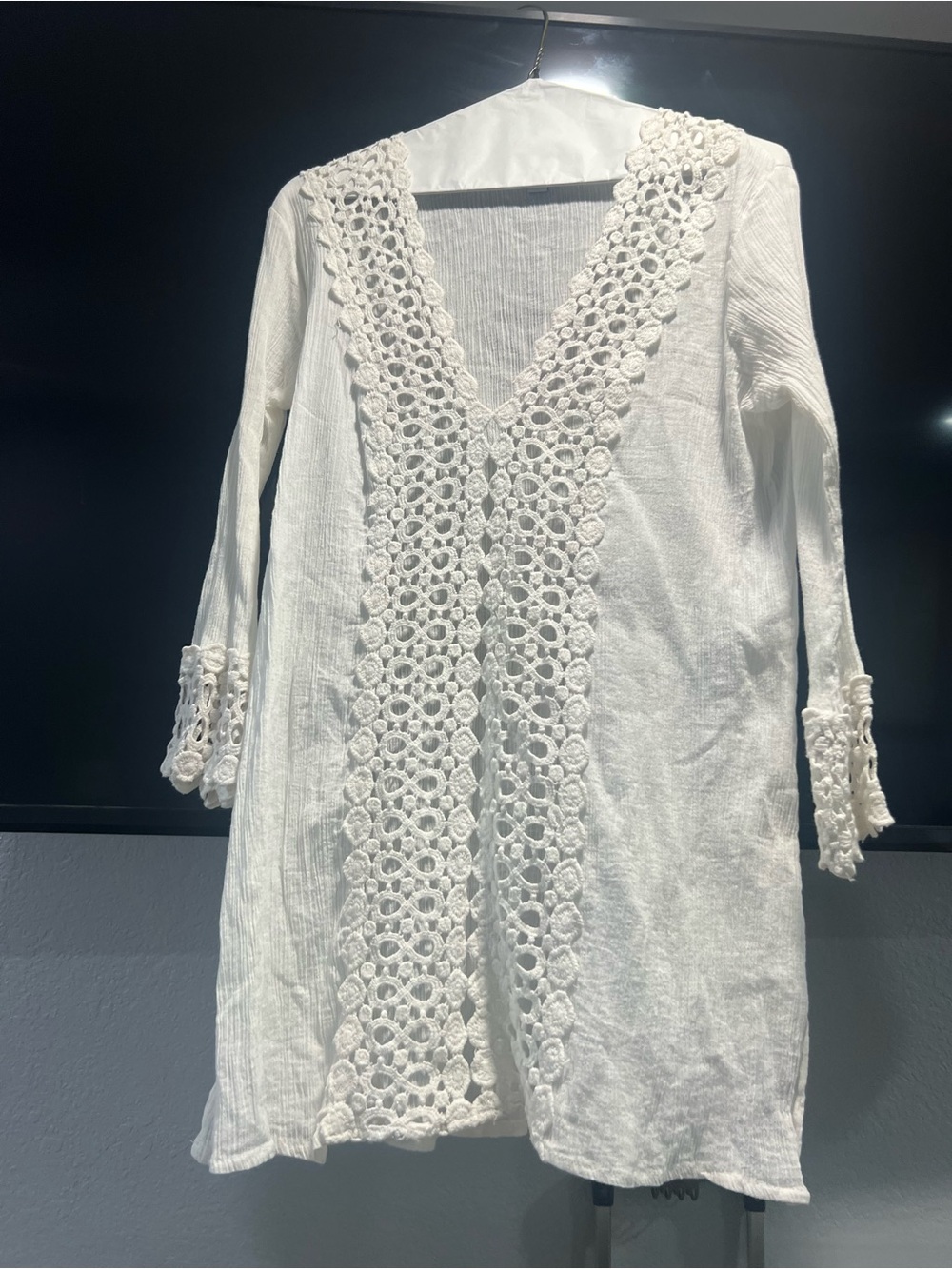 Raviya White Crochet-Trim V-Neck Long Sleeve
